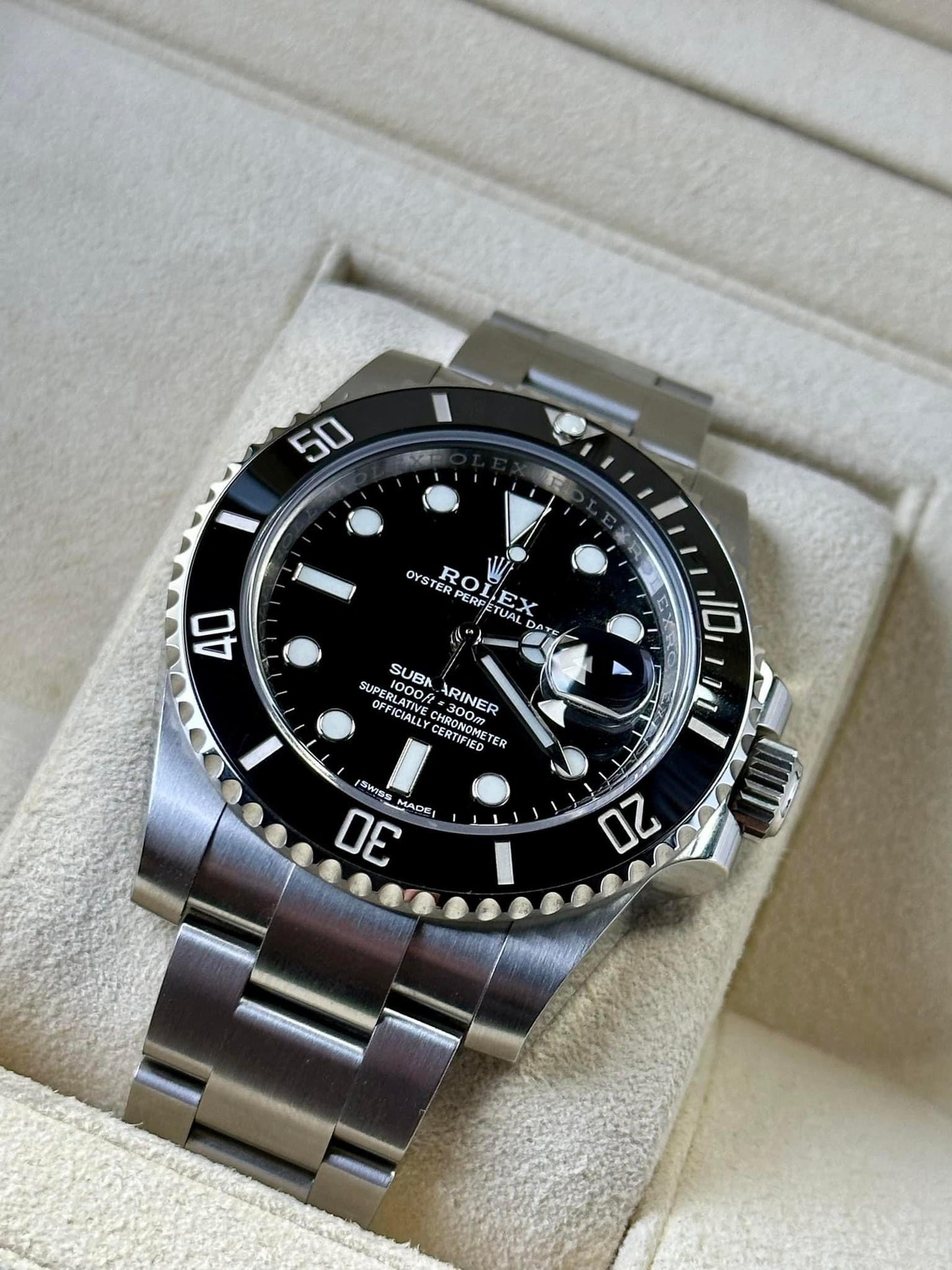 Rolex Submariner 40mm Ref:116610ln (Pre-owned) Year 2015 Full Set