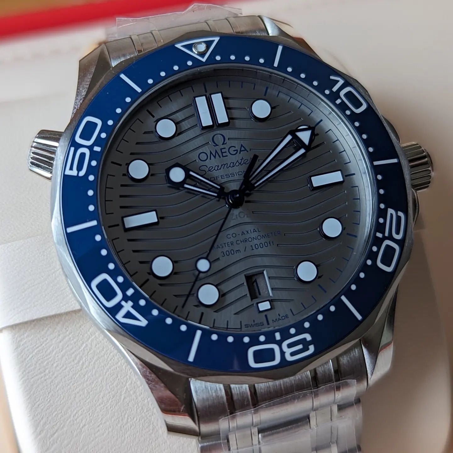 Omega Seamaster 300m ( Pre-owned) 2021 210.32.42.20.06.001