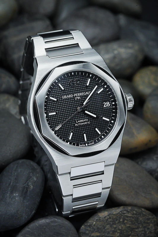 GIRARD PERREGAUX Laureato 42MM 2022 (Pre-owned) 81010-11-634-11A