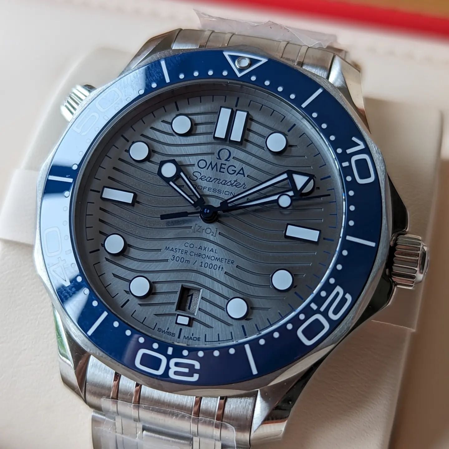 Omega Seamaster 300m ( Pre-owned) 2021 210.32.42.20.06.001