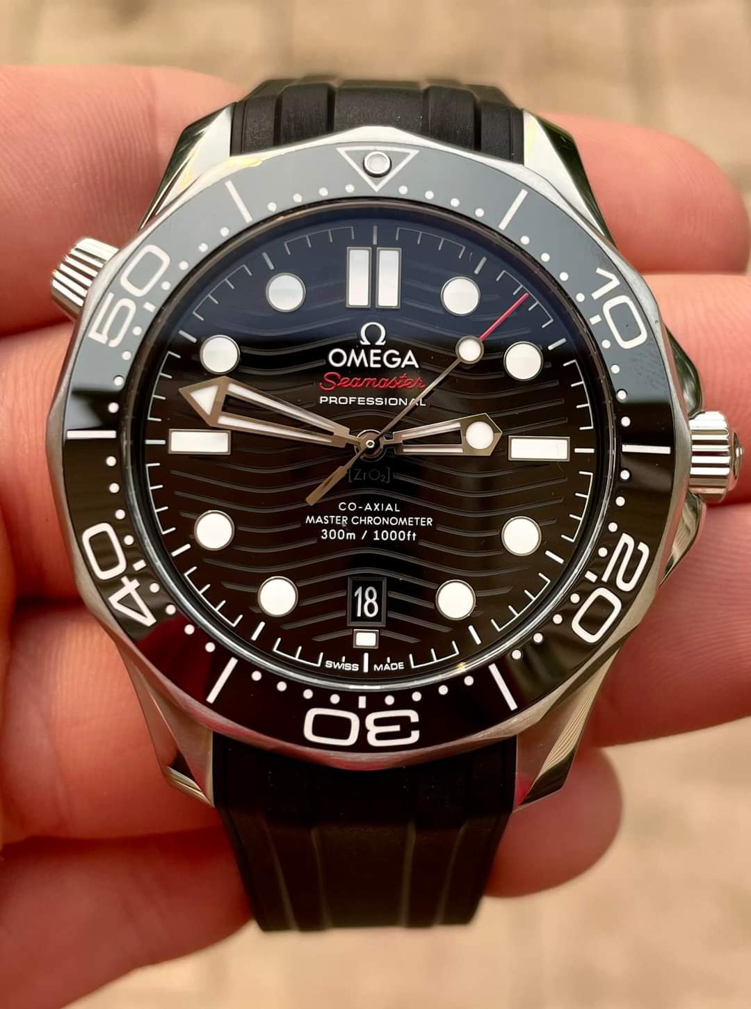 Omega Seamaster 300m Ref: 210.30.42.20.01.001 42mm (Pre-owned) black dial 2018