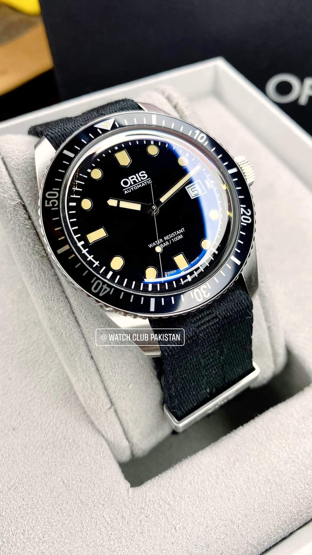ORIS
ORIS Divers Sixty-five Automatic Black Dial Black NATO Strap (Pre-owned)
01 733 7720 4054-07 5 21 26FC