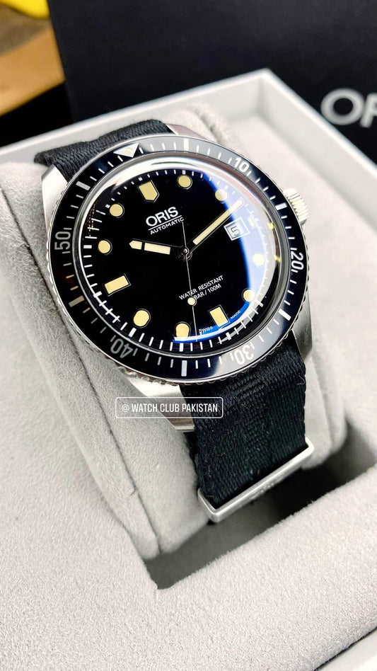 ORIS
ORIS Divers Sixty-five Automatic Black Dial Black NATO Strap (Pre-owned)
01 733 7720 4054-07 5 21 26FC