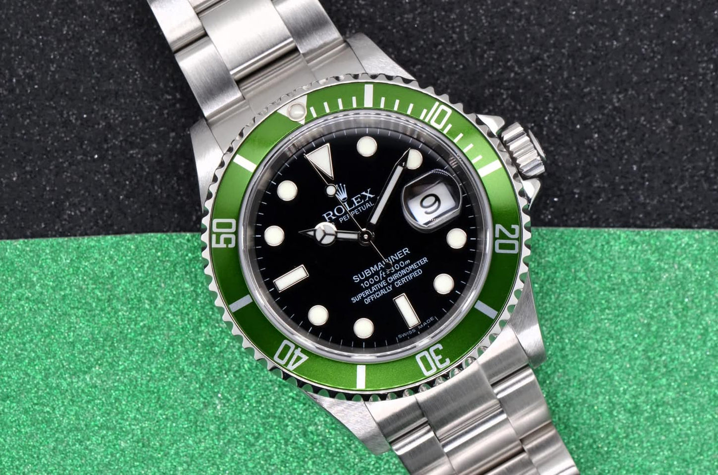 Rolex Submariner Kermit Ref:16610lv (Pre-owned) 2006 full set box and papers