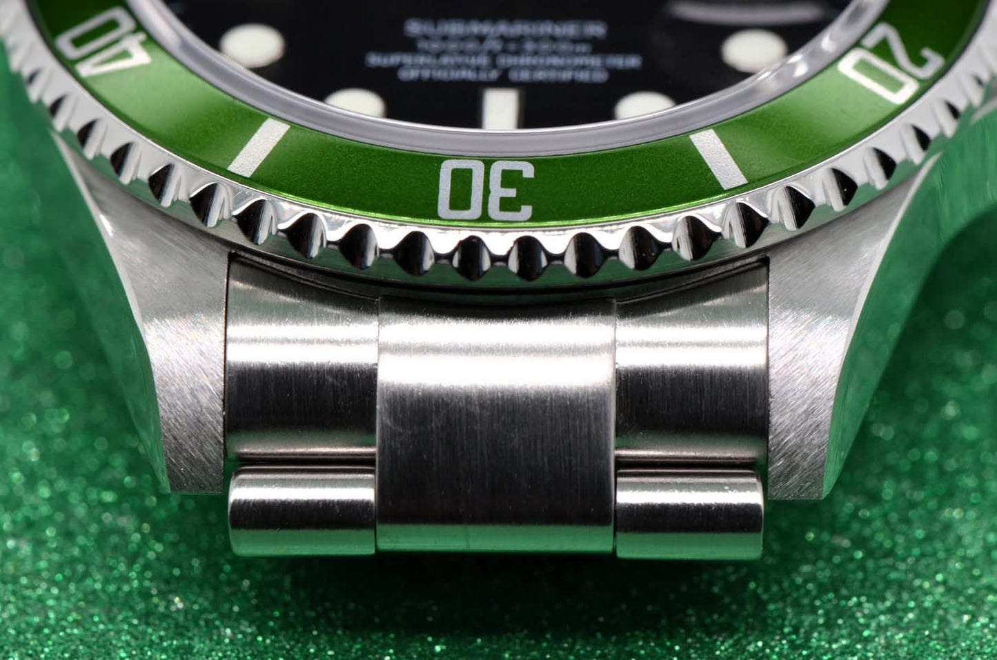 Rolex Submariner Kermit Ref:16610lv (Pre-owned) 2006 full set box and papers