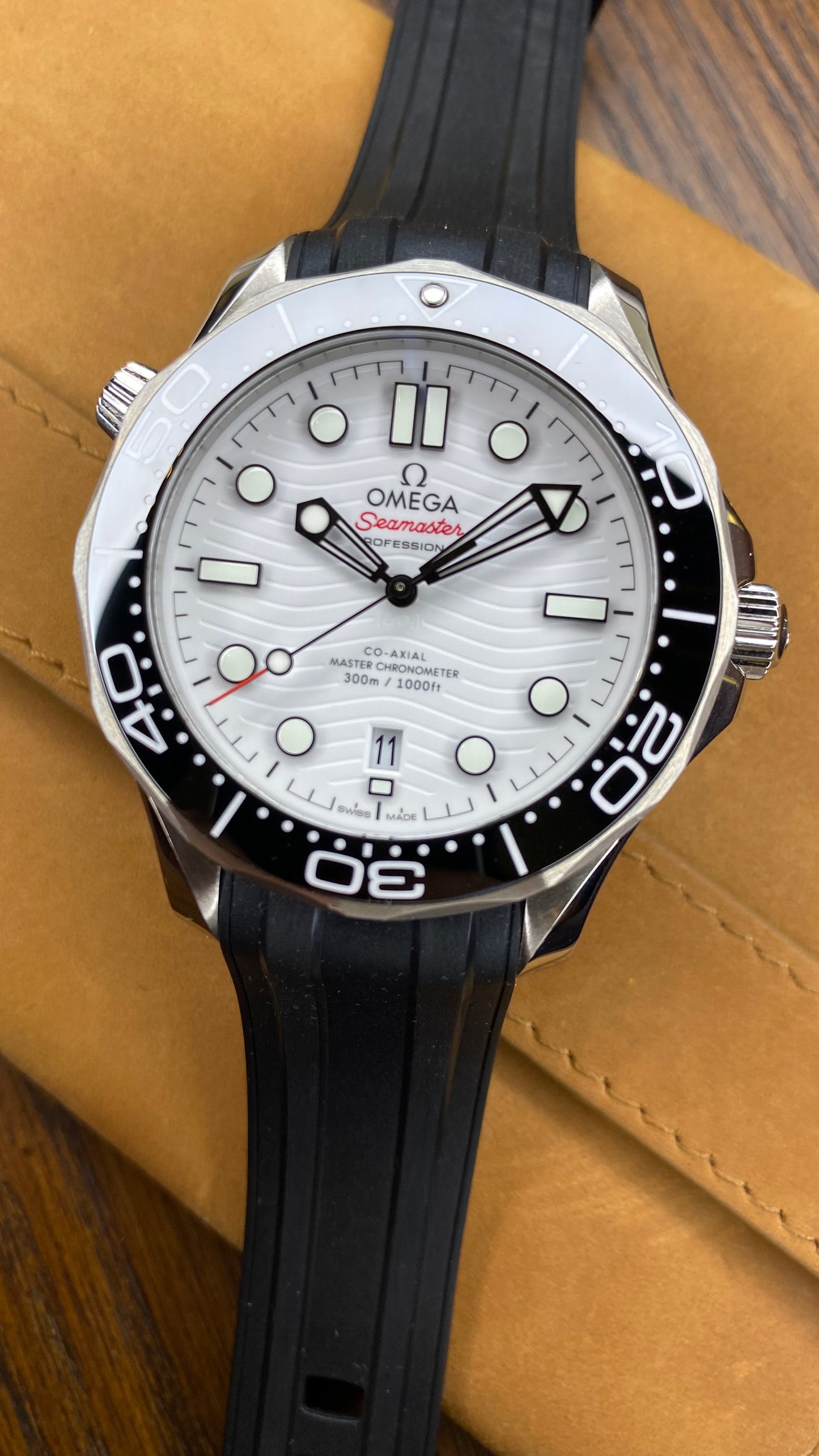 Omega Seamaster 300m ( Pre-owned) 2023 210.32.42.20.04.001