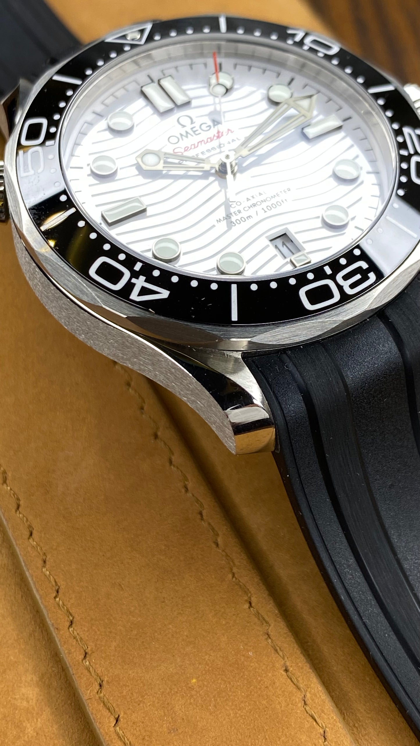 Omega Seamaster 300m ( Pre-owned) 2023 210.32.42.20.04.001