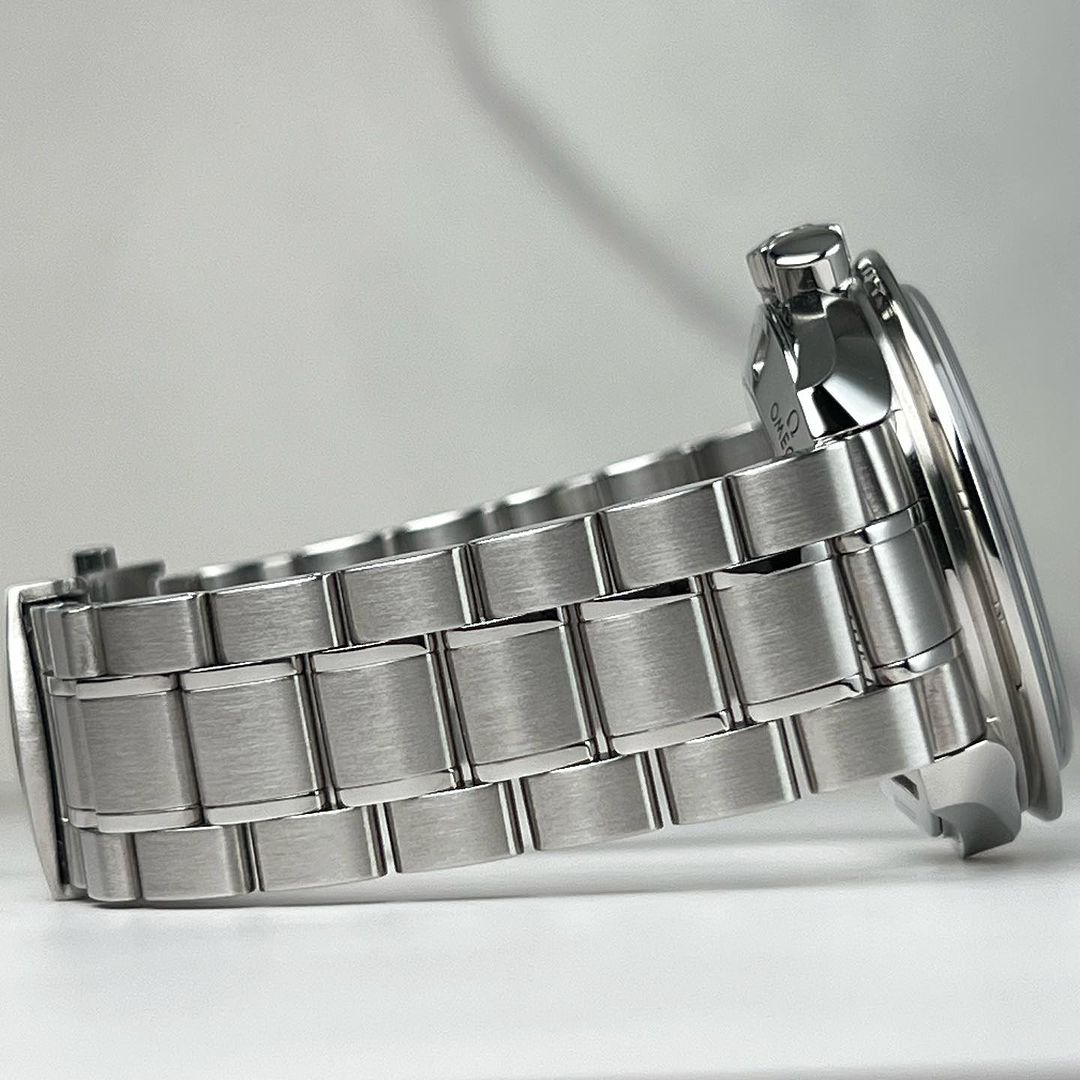 Omega speed master Sapphire sandwich ref: 311.30.42.30.01.006 (Pre-owned)