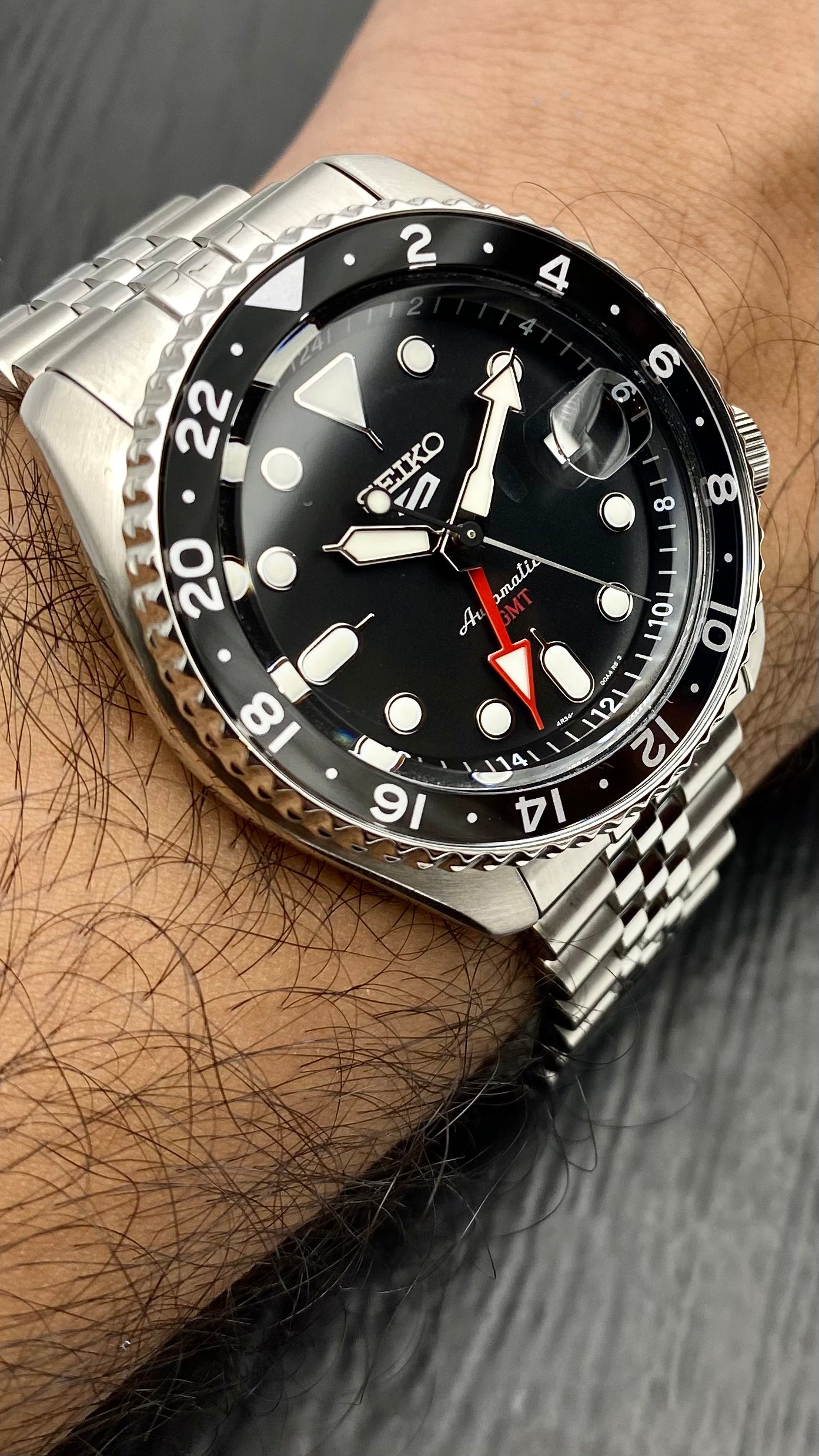 Seiko 5 sports Gmt ssk001k1 black dial 42mm (Brand-New)
