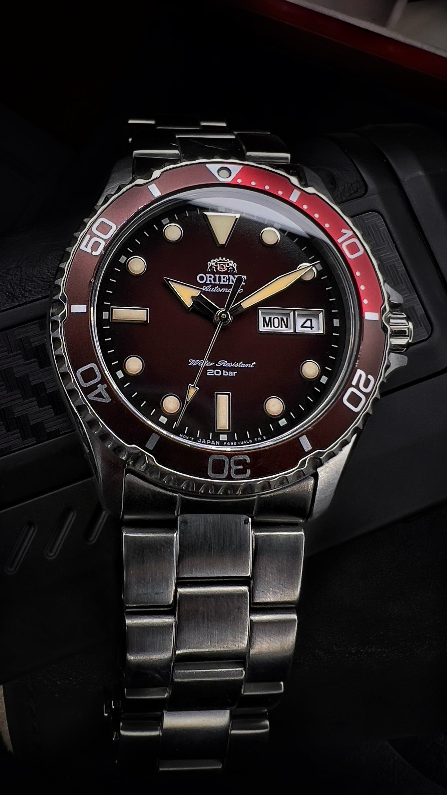Orient Kamasu Red dial new version (Preowned) 40mm