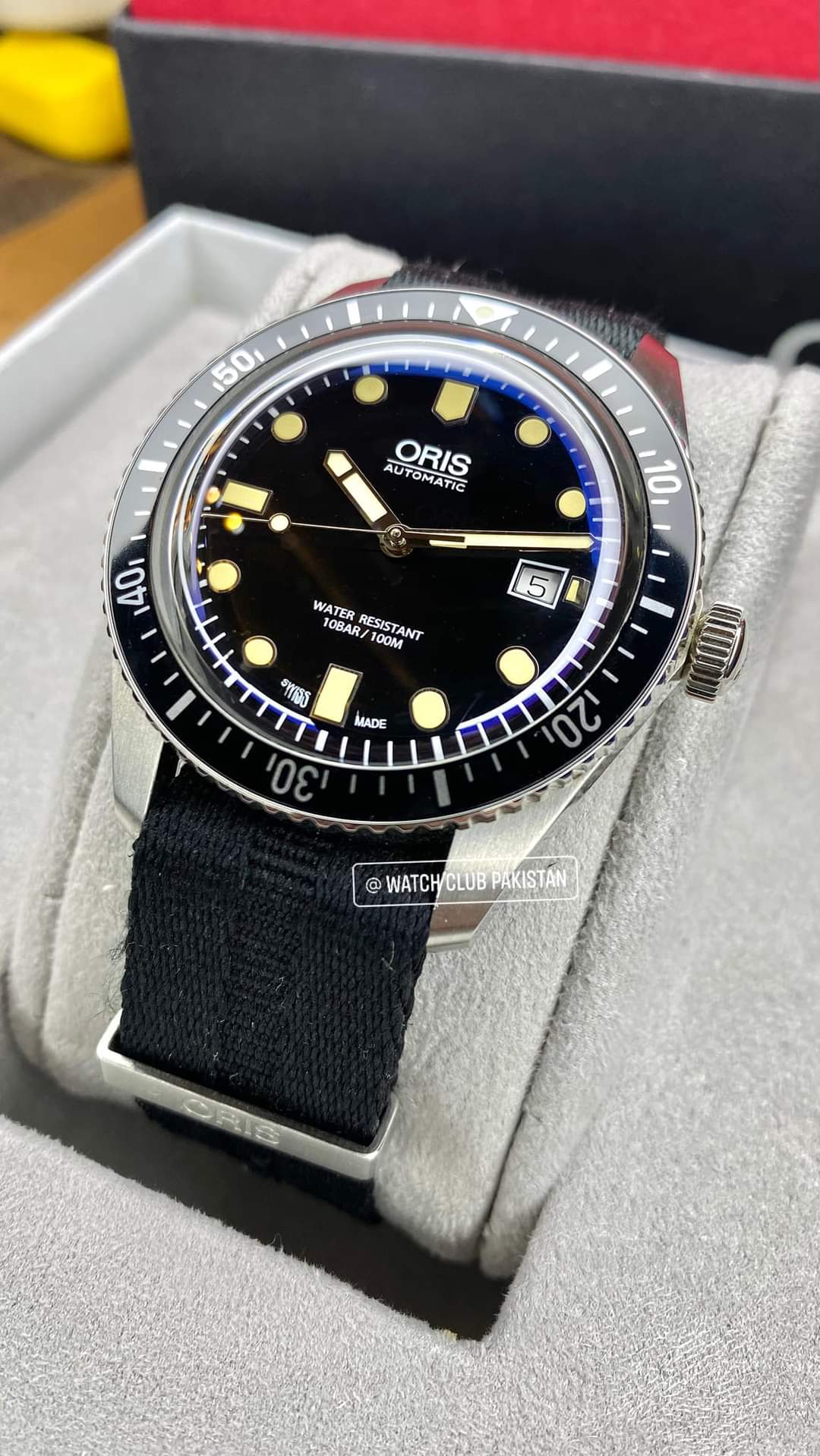 ORIS ORIS Divers Sixty five Automatic Black Dial Black NATO Strap Pre owned 01 733 7720 4054 07 5 21 26FC