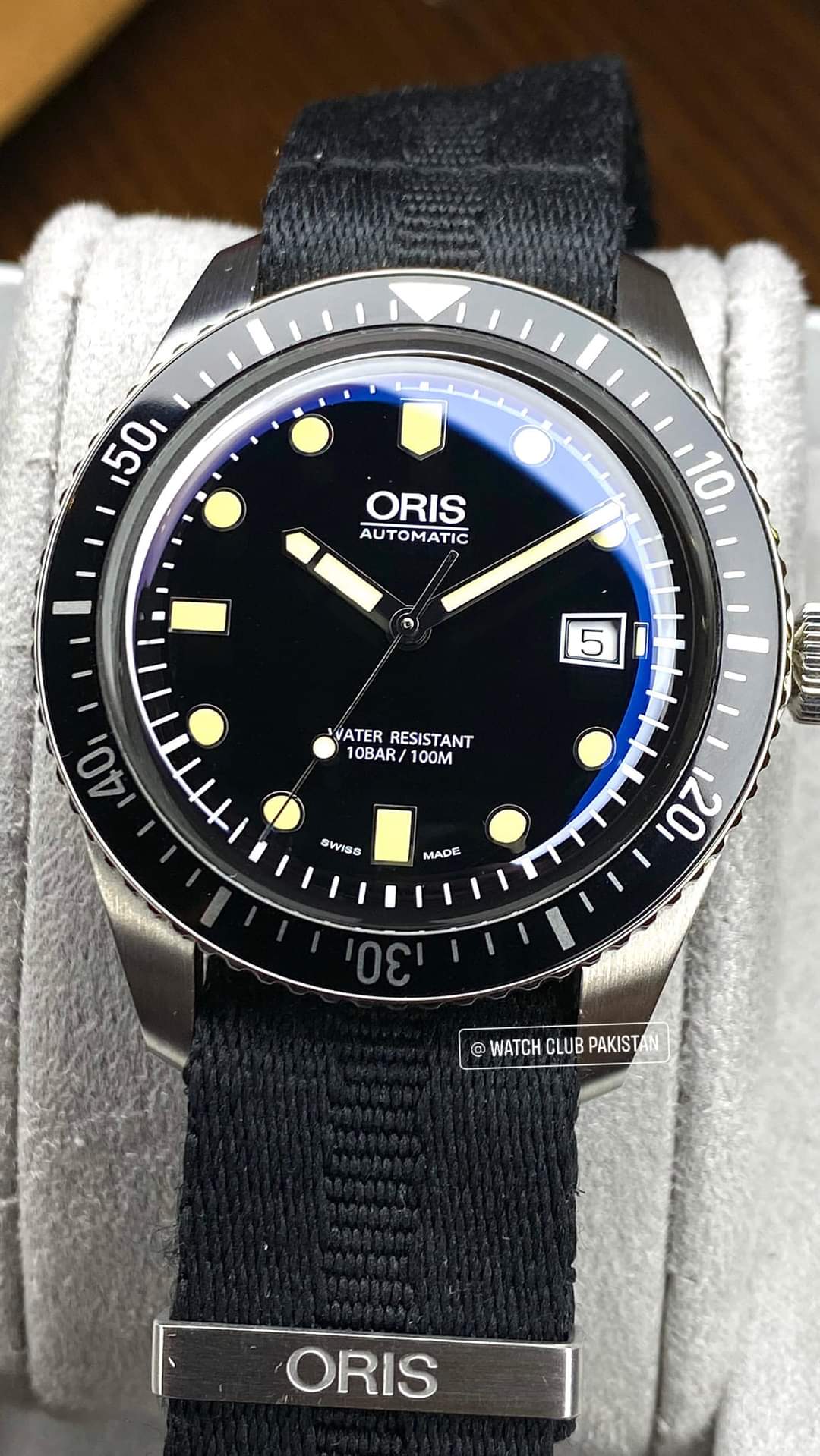 ORIS ORIS Divers Sixty five Automatic Black Dial Black NATO Strap Pre owned 01 733 7720 4054 07 5 21 26FC