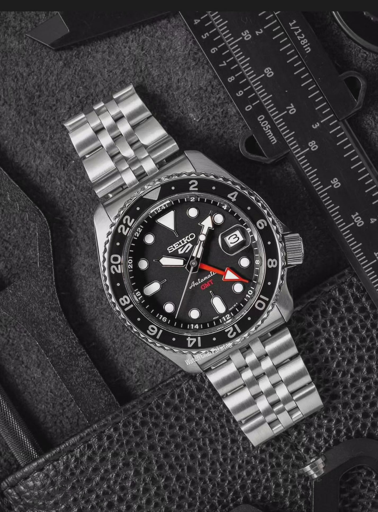 Seiko 5 sports Gmt ssk001k1 black dial 42mm (Brand-New)