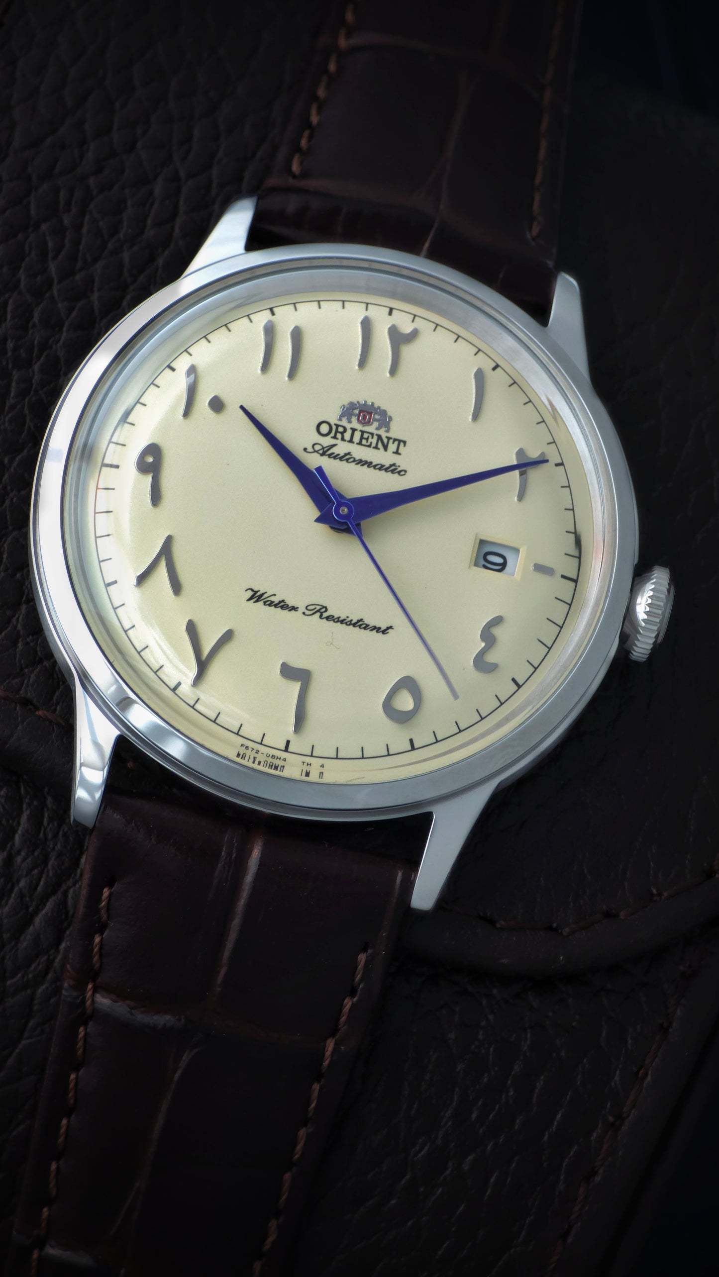 Orient Bambino Ref:RA-AC0039Y Arabic Ivory Dial Leather Strap Watch - 40.5mm (Brand-New)