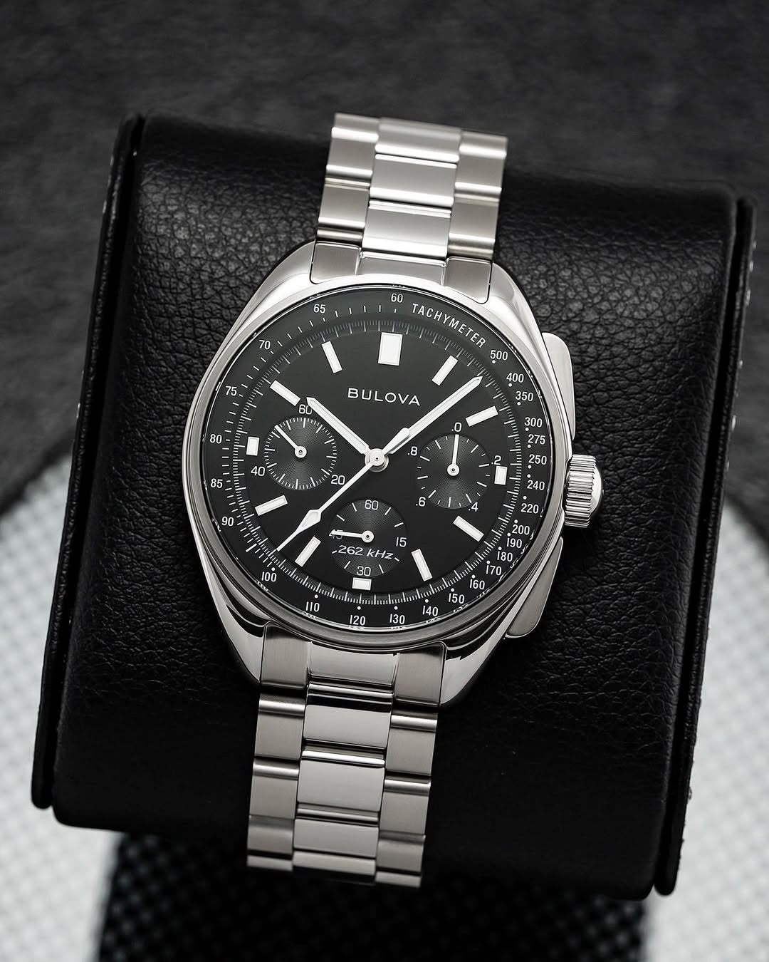 Bulova Lunar pilot Special edition with strap (Brand-New)43mm full set black dial