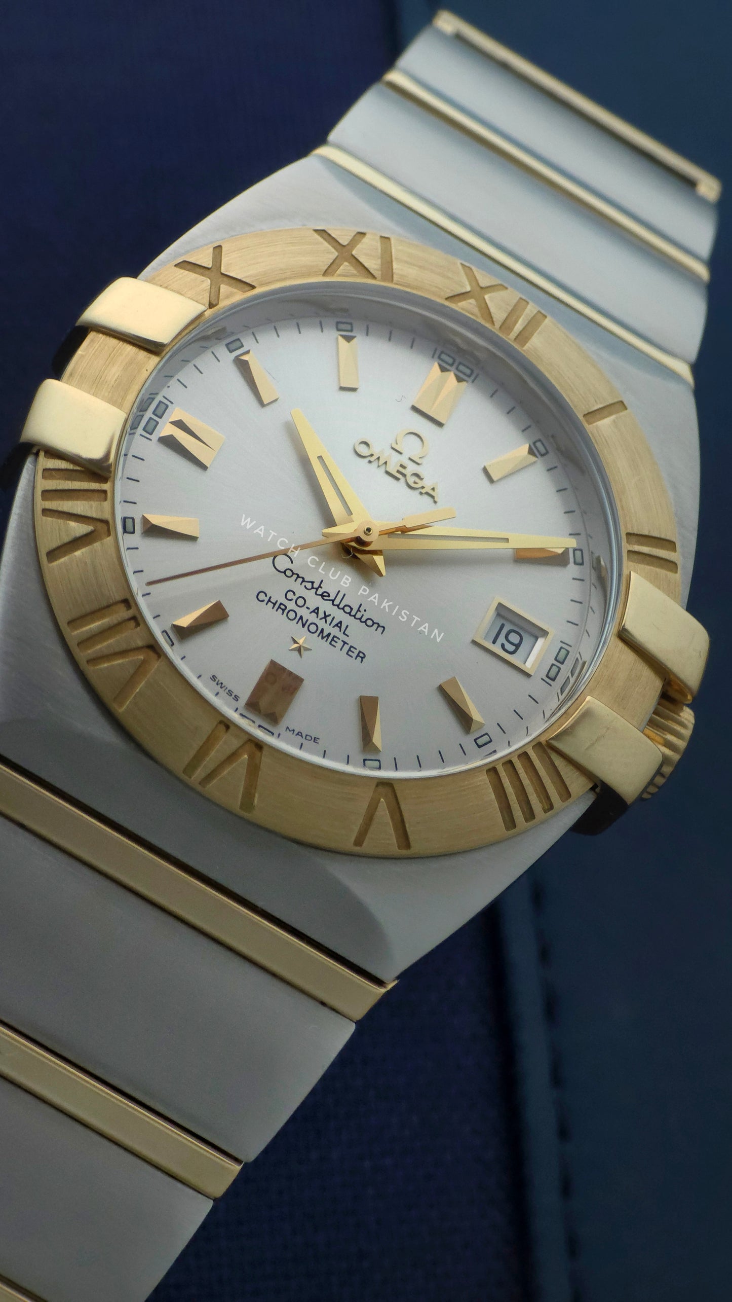 Omega constellation Double Eagle Steel & Gold Jumbo size 38mm Automatic movement Sapphire crystal (Pre-owned) Only watch
