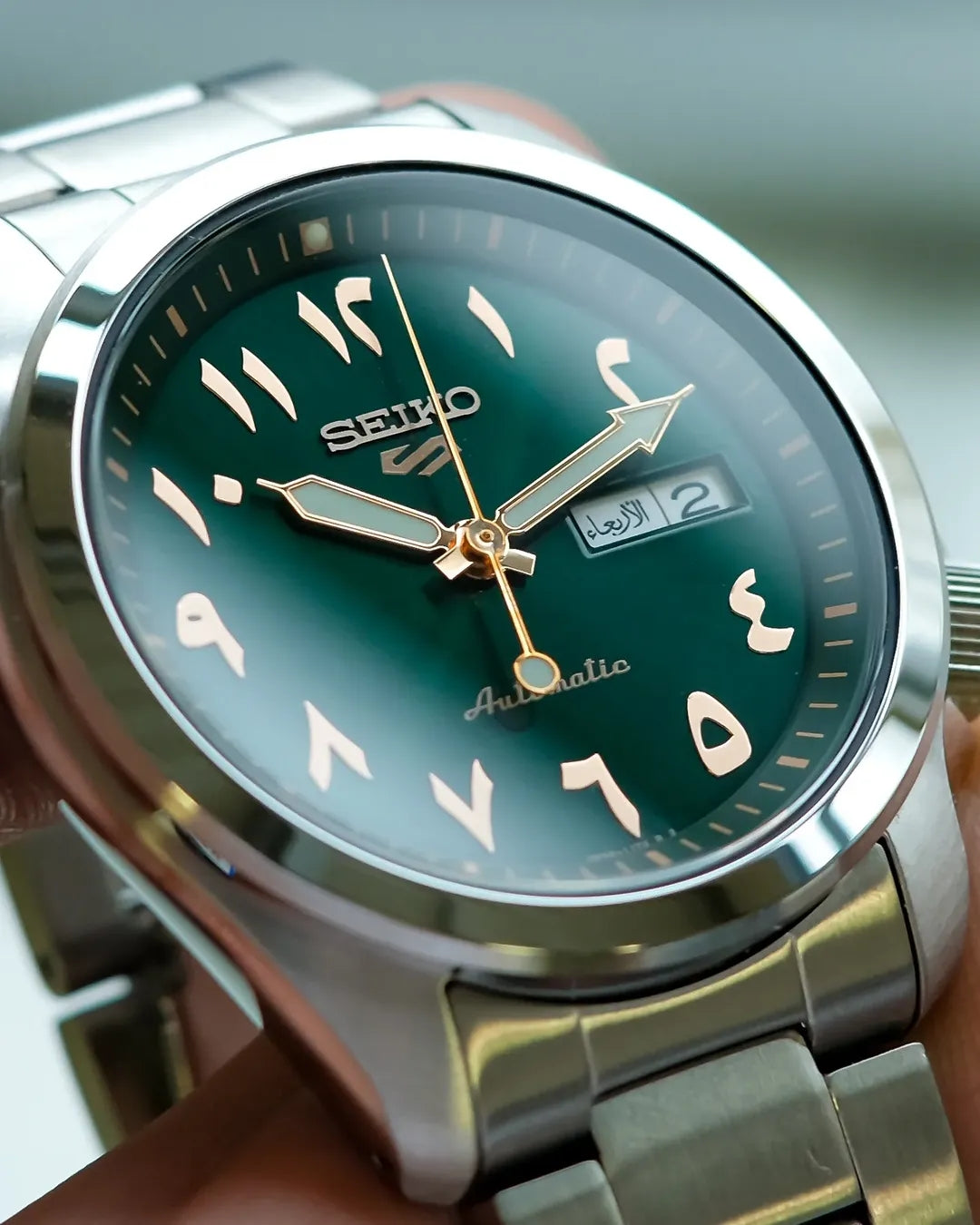 Seiko 5 Arabic Numeral rare Green dial 40mm (Brand-New) Automatic Ref: Srph49k1