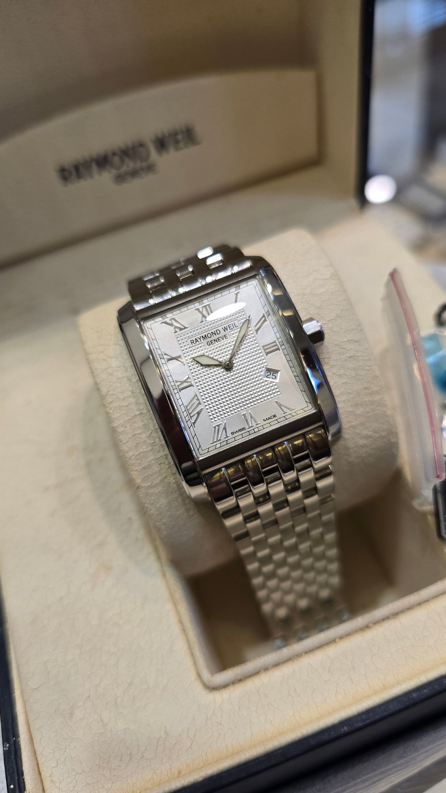 Raymond Weil Tango xl Menz size. (Pre-Owned) excellent condition Quartz Sapphire crystal
