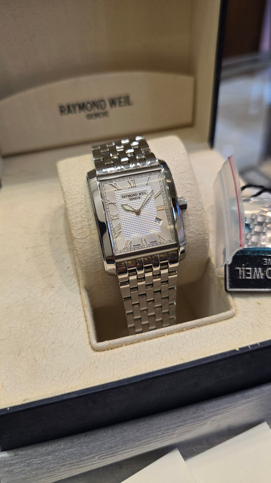 Raymond Weil Tango xl Menz size. (Pre-Owned) excellent condition Quartz Sapphire crystal