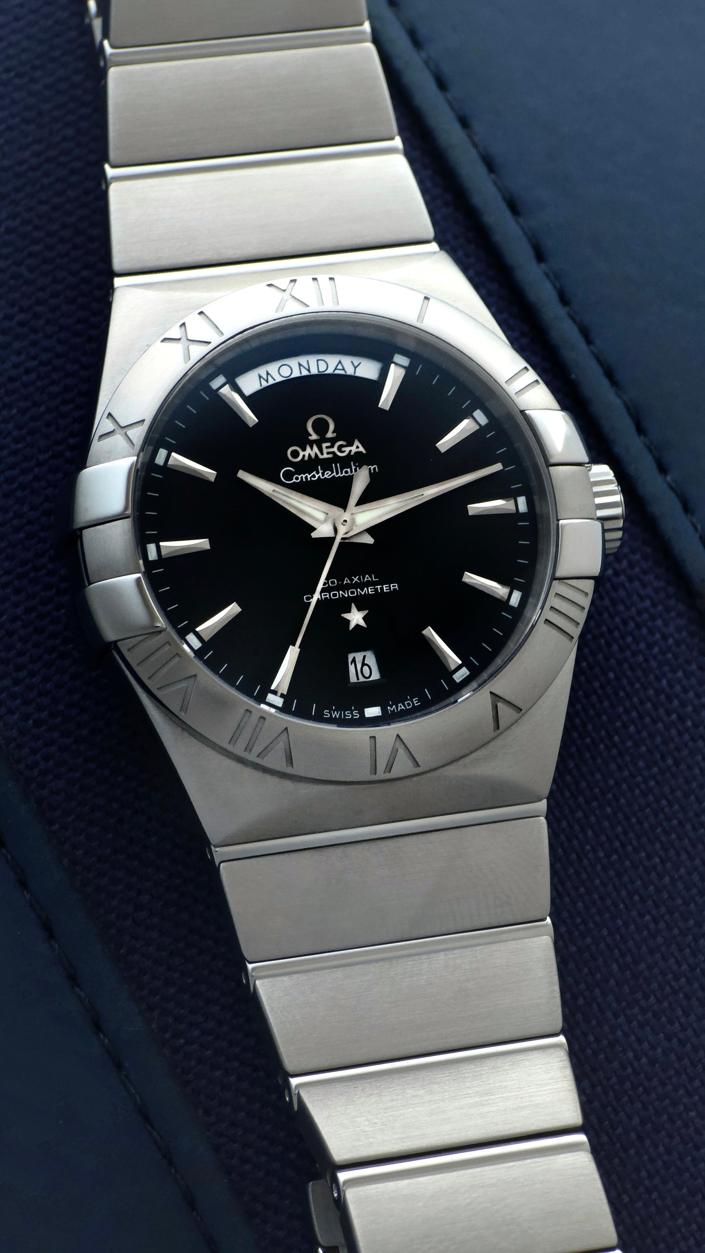 Omega constellation Day Date Jumbo size 38mm Automatic movement Sapphire crystal (Pre-owned) Full set 2025