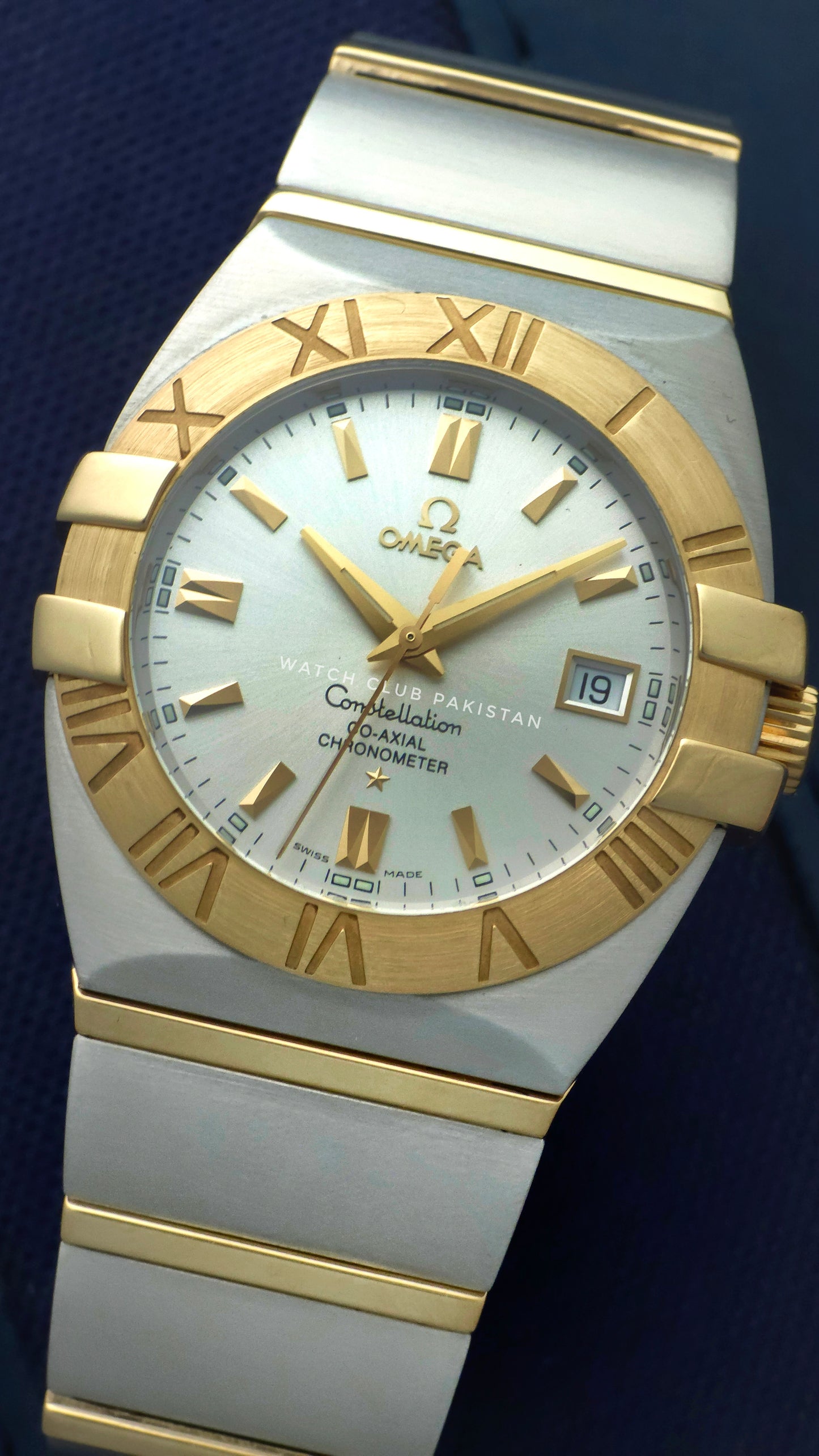 Omega constellation Double Eagle Steel & Gold Jumbo size 38mm Automatic movement Sapphire crystal (Pre-owned) Only watch
