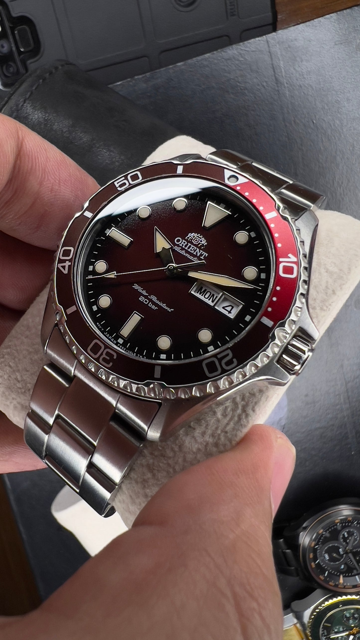 Orient Kamasu Red dial new version (Preowned) 40mm